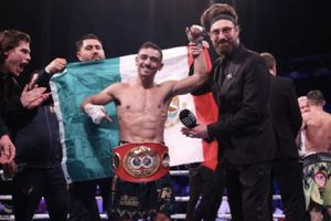 Luis Alberto López se coronó Campeón Mundial Pluma en Inglaterra