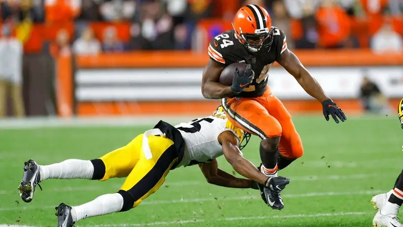 NFL: Cleveland destrozó por la vía terrestre a Pittsburgh y se llevan el Thursday Night Football