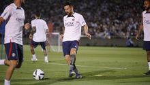 Video: Messi firmó autógrafo a niño japonés que se brincó las gradas para conocerlo