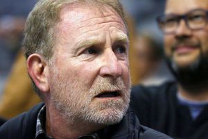 Directora de la National Basketball Players Association exigió suspensión a Robert Sarver de por vida
