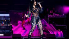 Cardi B golpeó a fan que la tocó indebidamente durante su presentación en el Wireless Festival 2022