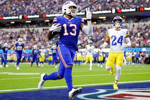 NFL: Bills le abolló la corona a Rams tras aplastarlos en el kickoff de la temporada