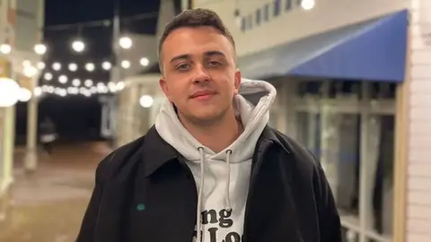 Qatar 2022: Argentino creó Instagram para intercambiar estampas y llenar el álbum