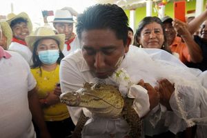 Oaxaca: Alcalde de San Pedro Huamelula se casó con un reptil