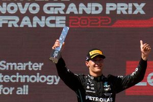 George Russell sobre el contacto con Checo Pérez: 'Las reglas son claras'