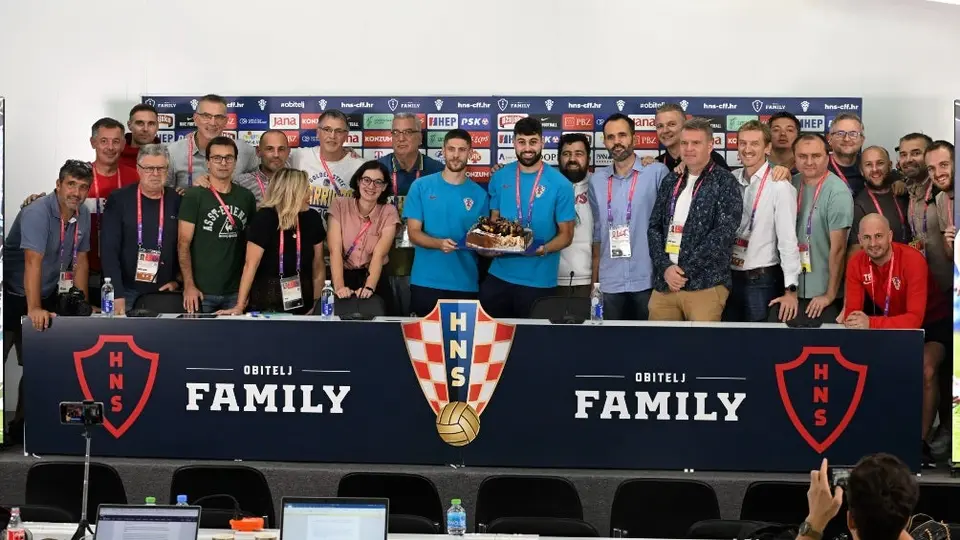 Qatar 2022: Croacia festejó a la gente de prensa con un pastel en última conferencia