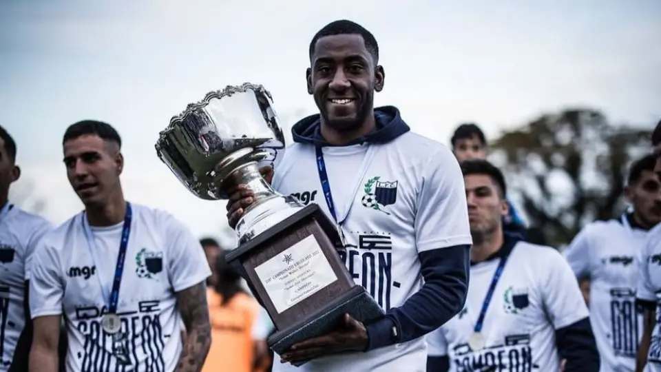 Cruz Azul, con la esperanza de cerrar el fichaje de Gonzalo Carneiro en los próximos días