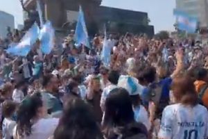 Qatar 2022: El Ángel de la Independencia se pintó de albiceleste en festejo por Argentina