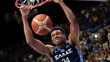 Eurobasket: Giannis Antetokounmpo sufrió un esguince en la victoria de Grecia ante Estonia