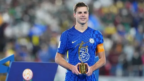 Barcelona, en busca de cerrar el fichaje de César Azpilicueta