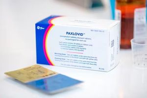 COVID-19: Llegó a México Paxlovid, tratamiento oral de Pfizer contra el virus
