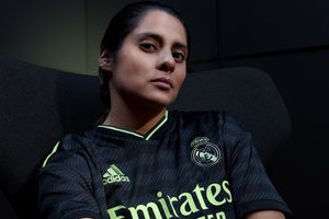 Kenti Robles brilló en el clip de la presentación del tercer uniforme del Real Madrid