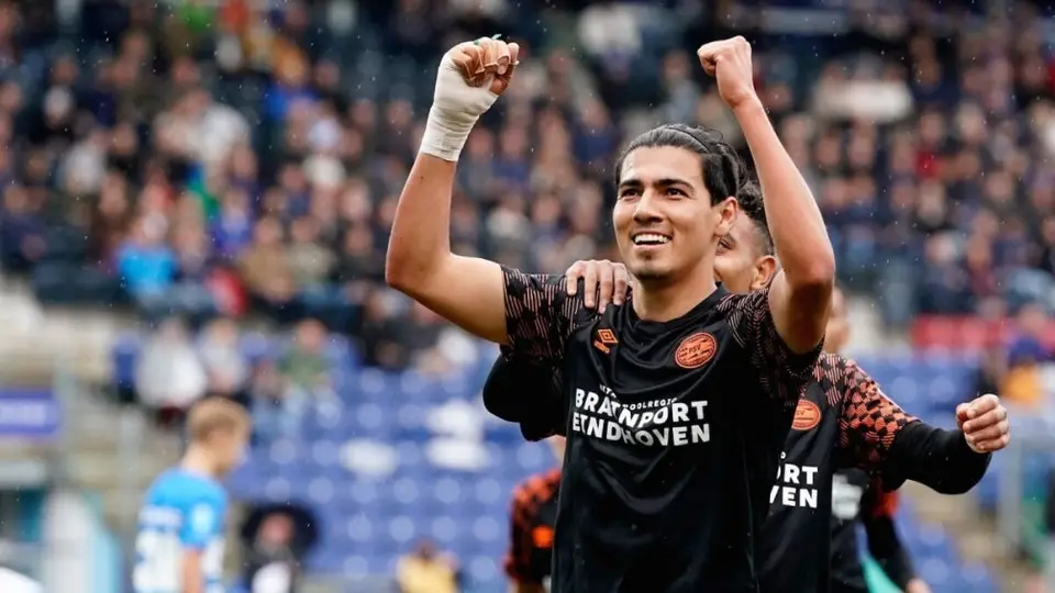 Erick Gutiérrez: Anotó un gol en la victoria del PSV ante el Ajax de Edson Álvarez y Jorge Sánchez