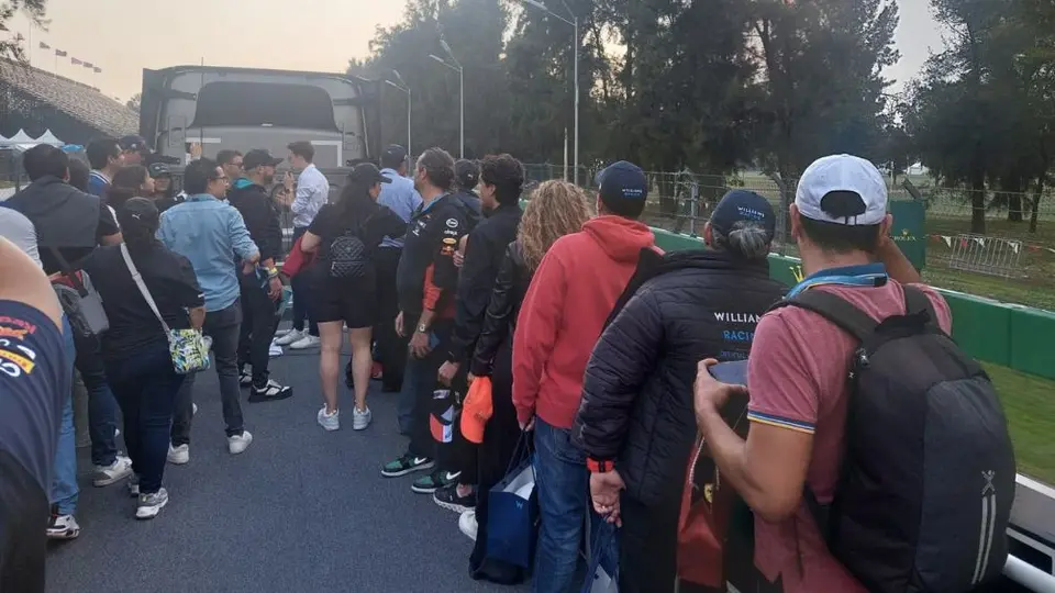Fórmula 1: Asistentes pueden recorrer la pista en camión descubierto