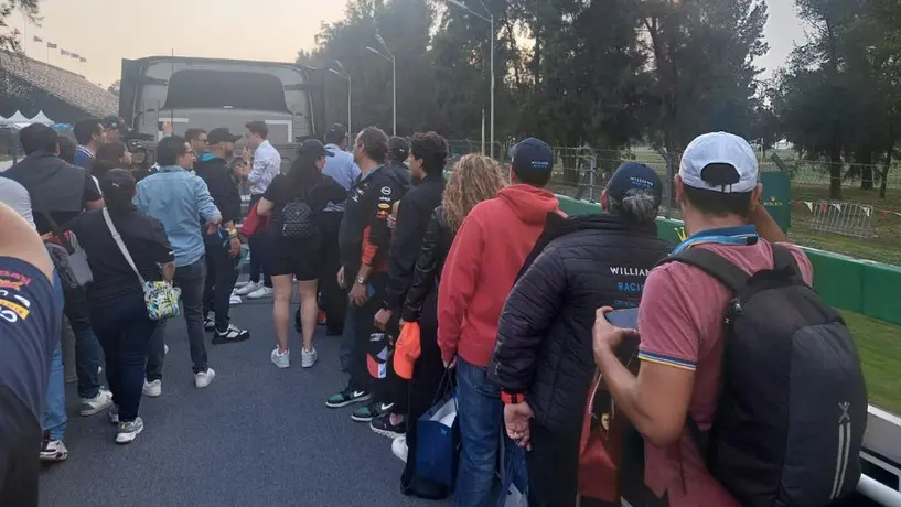 Fórmula 1: Asistentes pueden recorrer la pista en camión descubierto