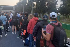 Fórmula 1: Asistentes pueden recorrer la pista en camión descubierto