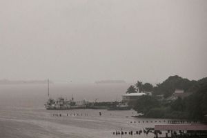 Bonnie: Cerca de ser huracán categoría 1; provocará lluvias intensas al sur de México