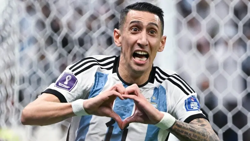 Ángel Di María se divirtió cantando 'Muchachos' con efecto de helio en Navidad