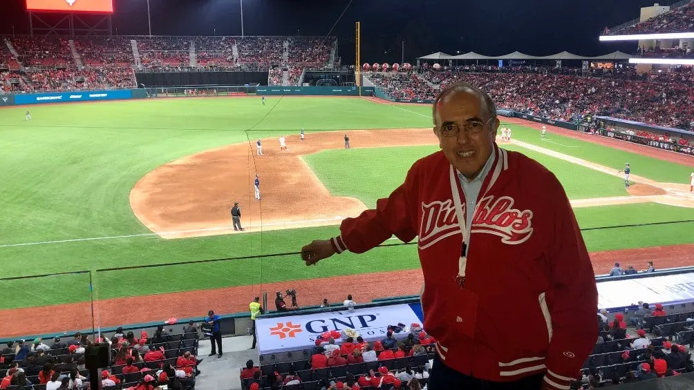 Pepe Segarra, comentarista de TUDN | @pepesegarra