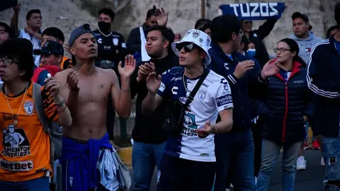 Pachuca trolleó a fan que rompió toldo de las bancas en festejo del triunfo de Tuzos sobre Tigres
