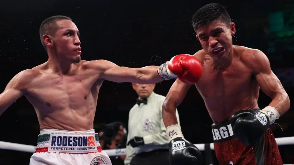 Gallo Estrada venció a Argi Cortés por decisión unánime