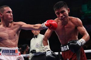 Gallo Estrada venció a Argi Cortés por decisión unánime