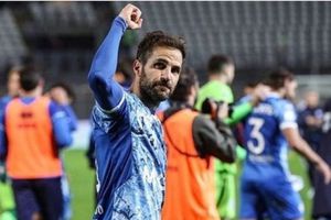 Cesc Fàbregas defendió a Messi del Canelo: 'Ni entiendes el cómo funciona un vestuario'