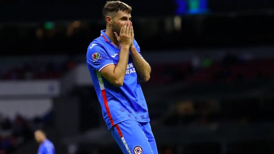 Cruz Azul se despidió de Santi Giménez: "Recuerda que eres #AzulDePorVida"