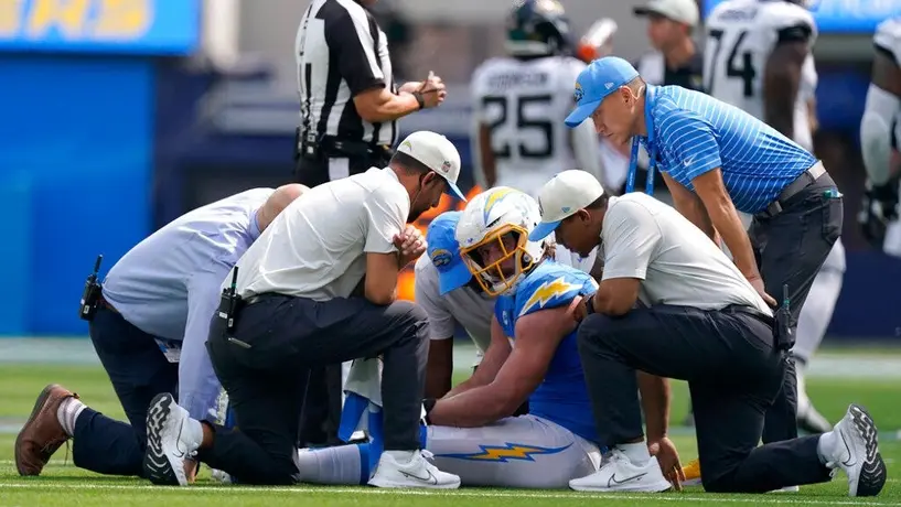 NFL: Chargers mandaron a Bosa a lista de lesionados
