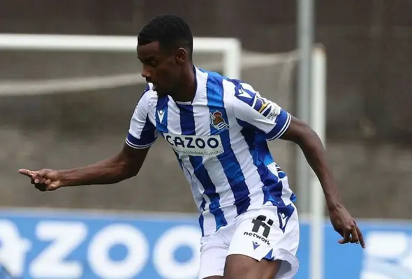 Alexander Isak se convirtió en nuevo delantero del Newcastle United