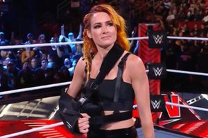 WWE: Becky Lynch sufrió separación de hombro en SummerSlam y terminó lucha