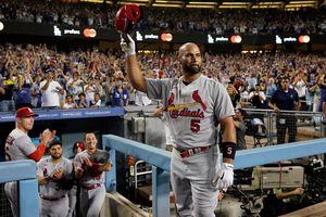 MLB: Albert Pujols se unió al selecto club de los 700 jonrones