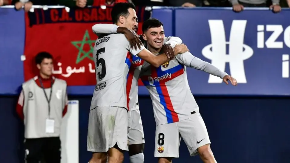 Barcelona: Se impuso al Osasuna y sigue como líder de LaLiga; Lewandowski y Piqué, expulsados