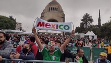 México vs Polonia: Afición del Tri en el Fan Fest de CDMX 'exigió' poner la transmisión de TV Azteca