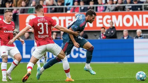 Santi Giménez, titular en goleada del Feyenoord sobre el AZ
