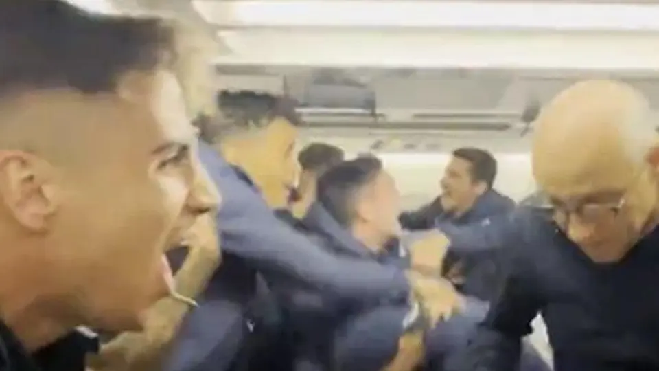 Champions League: Porto festejó su pase a Octavos de Final en el avión