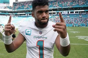 NFL: Tagovailoa y Bridgewater salen del protocolo de conmoción