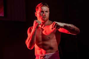 Canelo Álvarez pagará la cirugía de un bebé prematuro para que no quede ciego