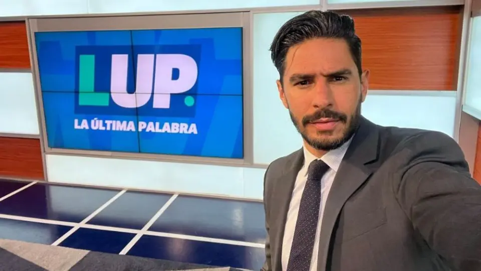 Aficionados de Rayados agredieron a Márquez Lugo en plena transmisión