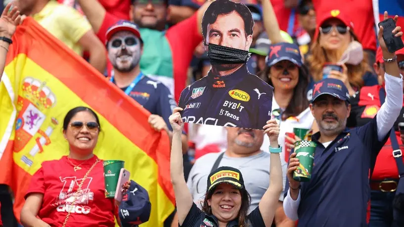 GP de México: Aficionada 'se rompió la pierna' por una aparatosa caída en el AHR