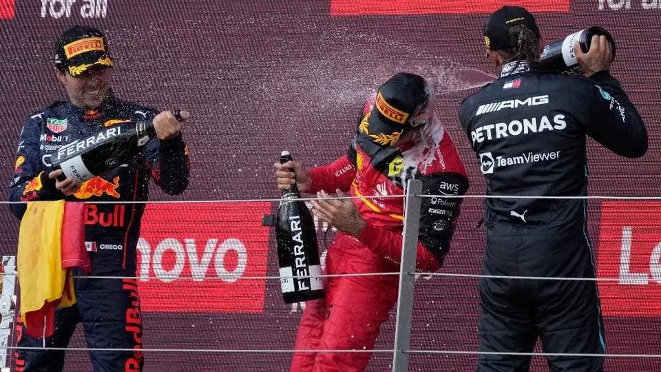 Checo Pérez tras su ‘pelea’ contra Hamilton: ‘Echaba de menos estas batallas’