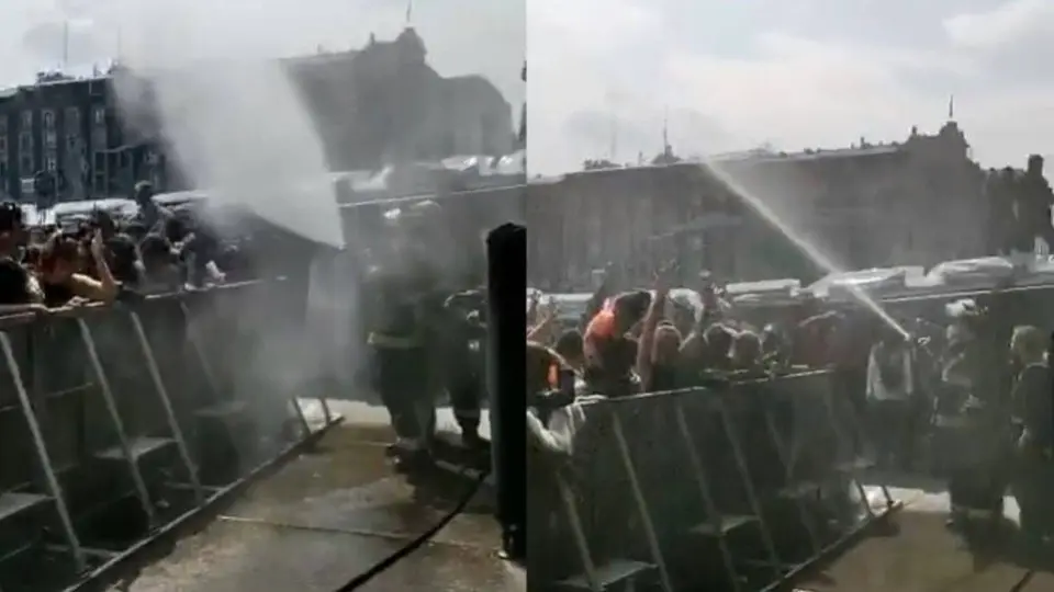 Grupo Firme: Bomberos rociaron de agua a asistentes por altas temperaturas