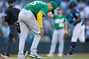 Adrián Martínez: Complicada salida del mexicano en derrota de Athletics ante Mariners