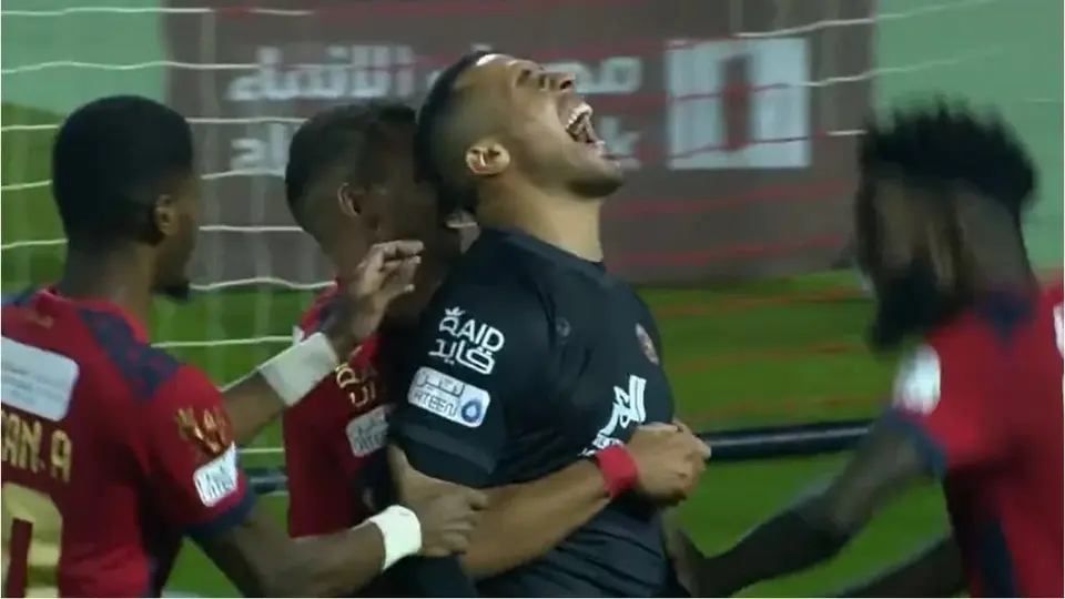 Video: Golazo espectacular de portería a portería en el futbol de Arabia Saudita