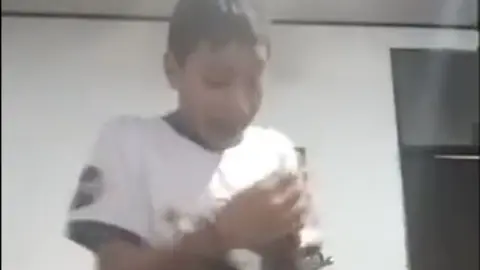 Qatar 2022: Niño tiene explosiva reacción al ver la estampa de Messi para su álbum