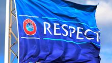 UEFA lanzó campaña 'Real Scars' para detener los abusos 'online' que sufren los jugadores
