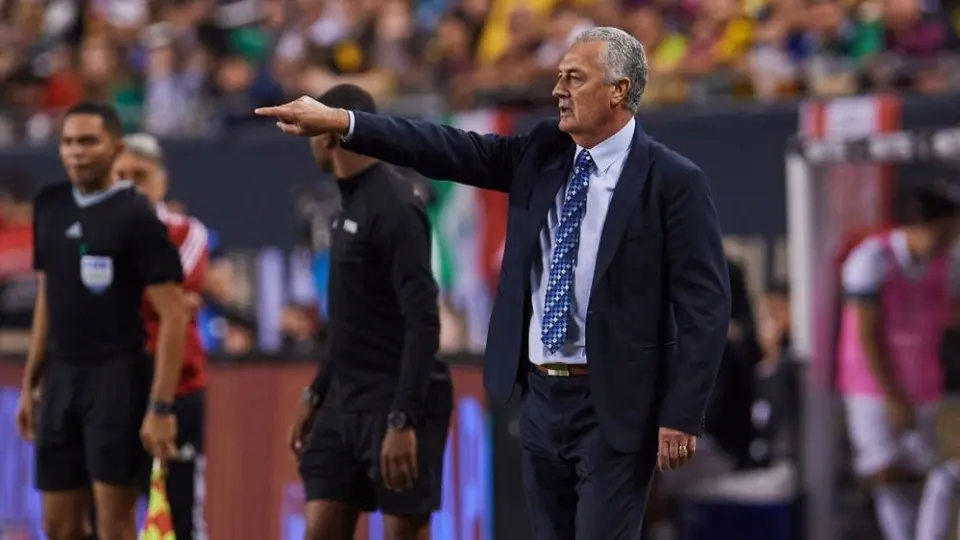 Alfaro, inconforme por la fecha de apertura del Mundial: 'Solo tenemos seis días'