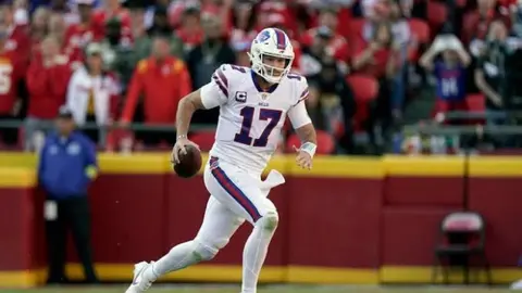 Buffalo Bills: Josh Allen, con un saludo diferente para cada uno de sus compañeros