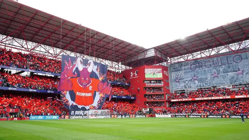 Chivas vs Toluca: Aficionado convulsionó en el Nemesio Diez