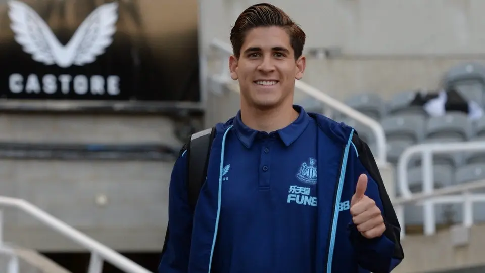 Santiago Muñoz: Debut del mexicano con Newcastle ante el Athletic Club